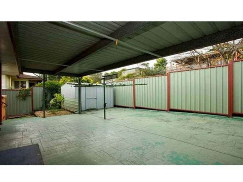 92 Pareena Crescent, Mansfield QLD 4122