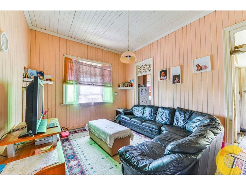 42 Grange Road, Grange QLD 4051