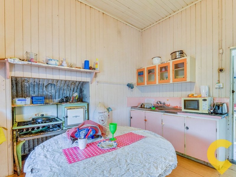 42 Grange Road, Grange QLD 4051