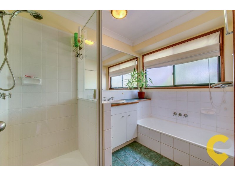 74 Minto Crescent, Arana Hills QLD 4054