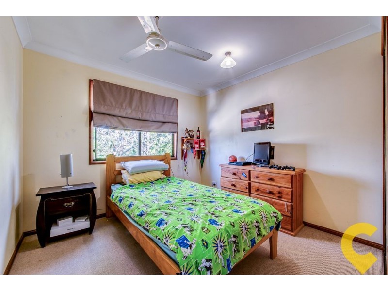 74 Minto Crescent, Arana Hills QLD 4054