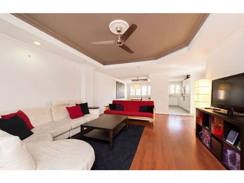 7/27 Swann Road, Taringa QLD 4068