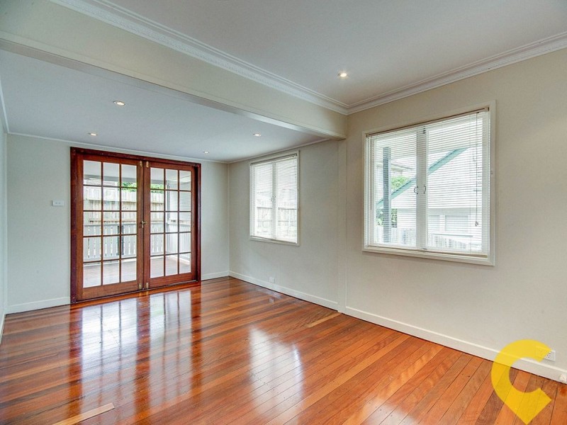 24 Samuel Street, Camp Hill QLD 4152