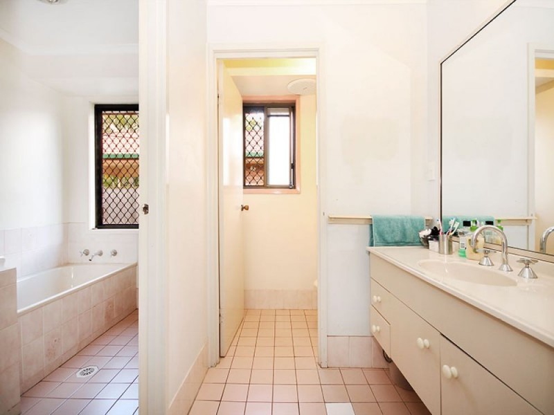 22 Mclaughlin St, Collingwood Park QLD 4301