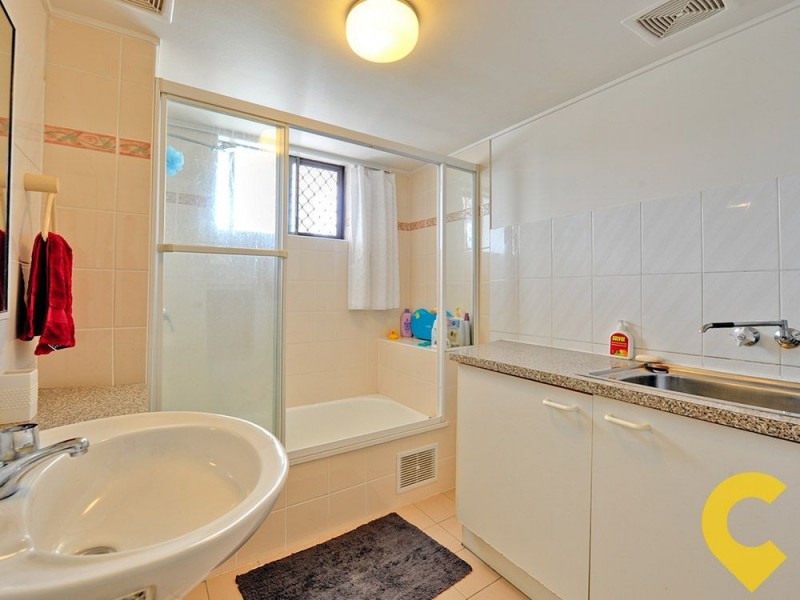 2/8 Weston Street, Coorparoo QLD 4151