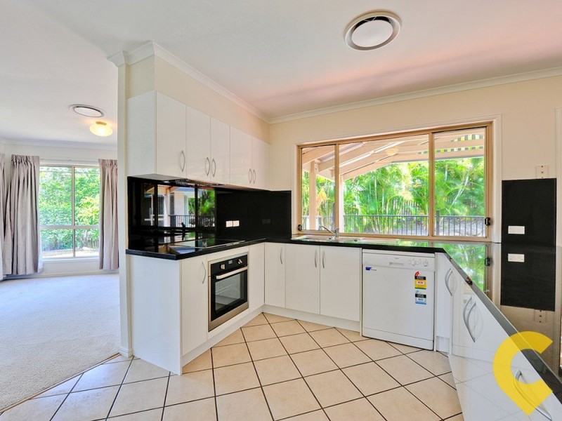 6 Olley Court, Brookfield QLD 4069