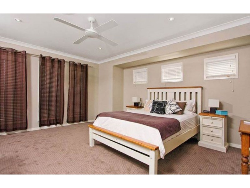 6 Gardenia Circuit, Heathwood QLD 4110