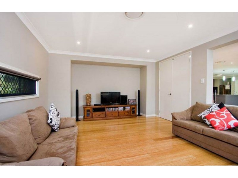 6 Gardenia Circuit, Heathwood QLD 4110