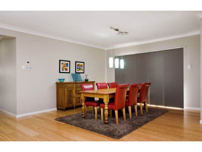 6 Gardenia Circuit, Heathwood QLD 4110