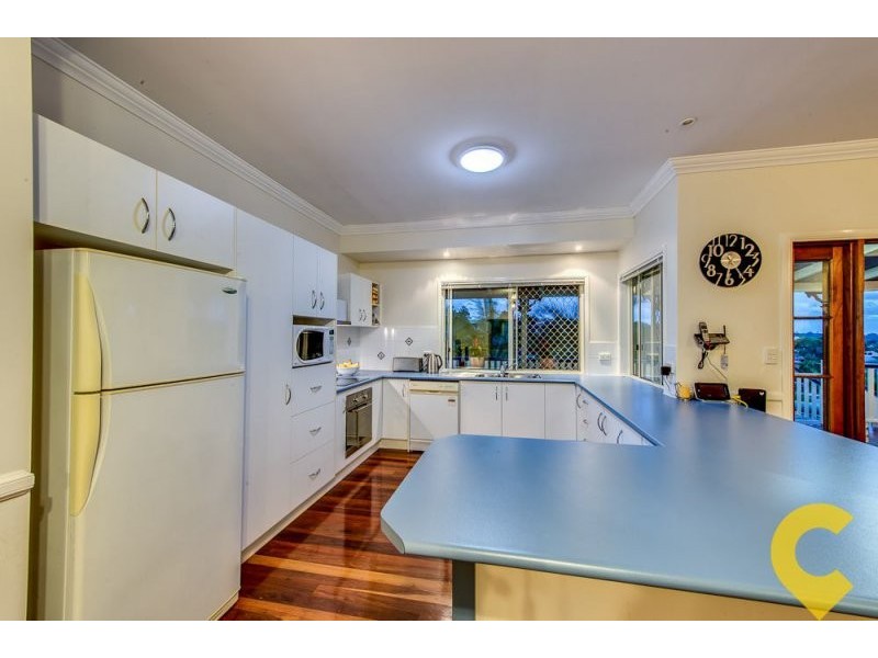 9 Janet Place, Arana Hills QLD 4054