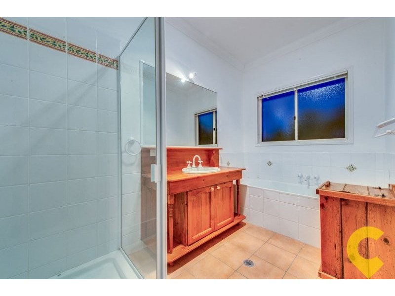 9 Janet Place, Arana Hills QLD 4054