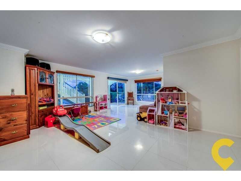 9 Janet Place, Arana Hills QLD 4054