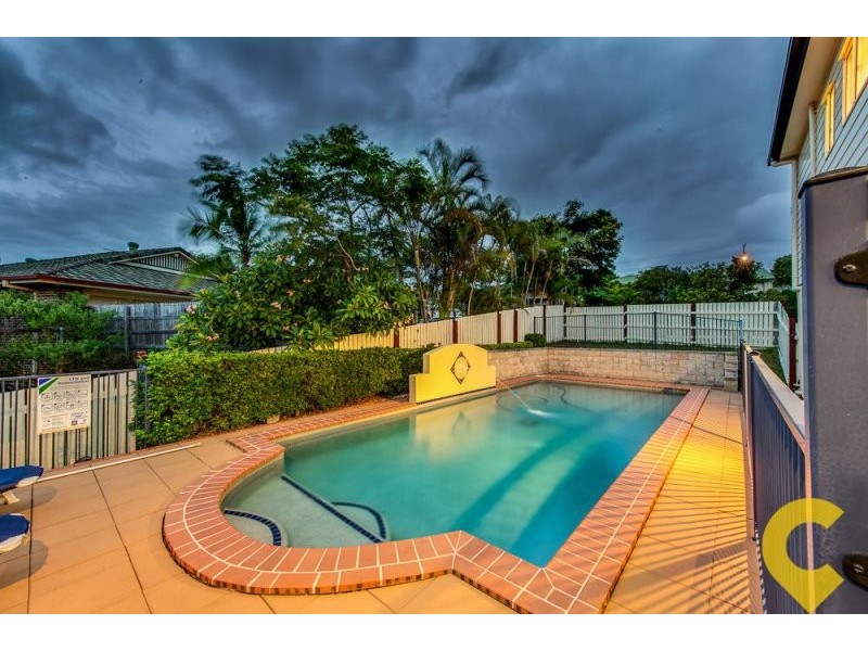 9 Janet Place, Arana Hills QLD 4054