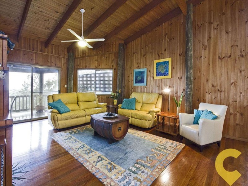 8 Hutton Road, Arana Hills QLD 4054