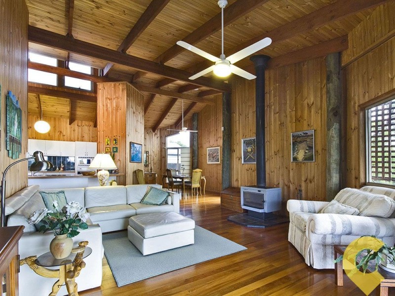 8 Hutton Road, Arana Hills QLD 4054