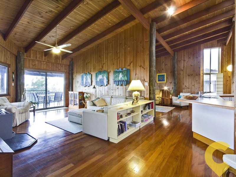 8 Hutton Road, Arana Hills QLD 4054