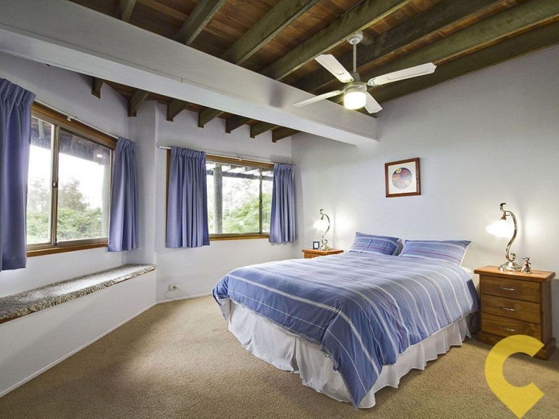 8 Hutton Road, Arana Hills QLD 4054