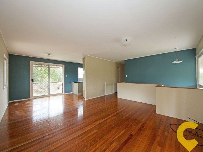 4 Hanlon Road, Petrie QLD 4502