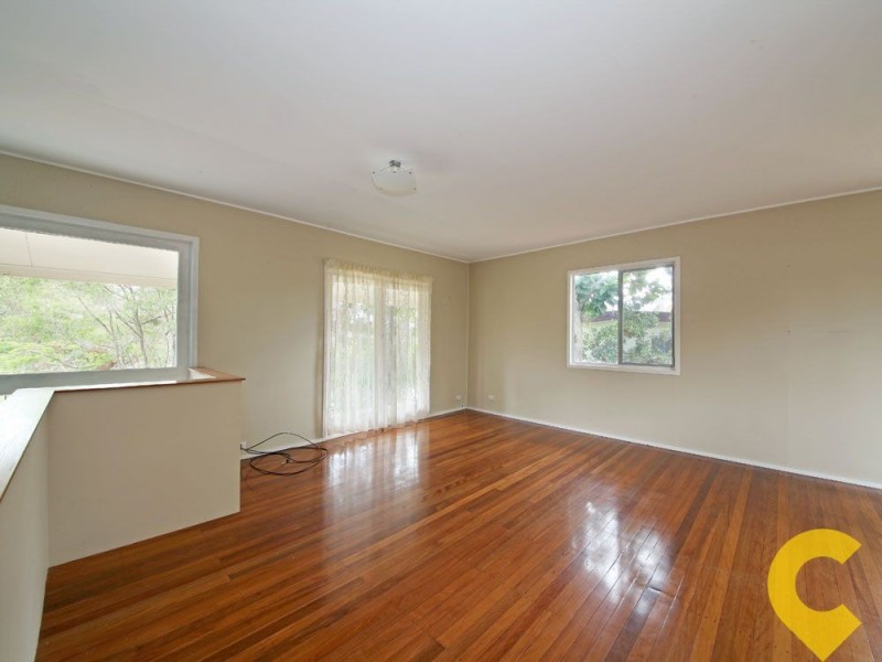 4 Hanlon Road, Petrie QLD 4502