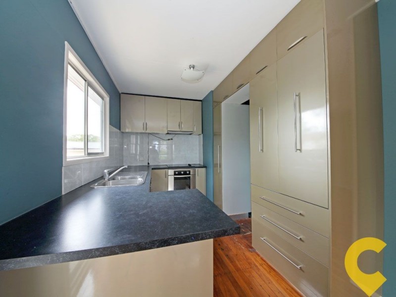 4 Hanlon Road, Petrie QLD 4502