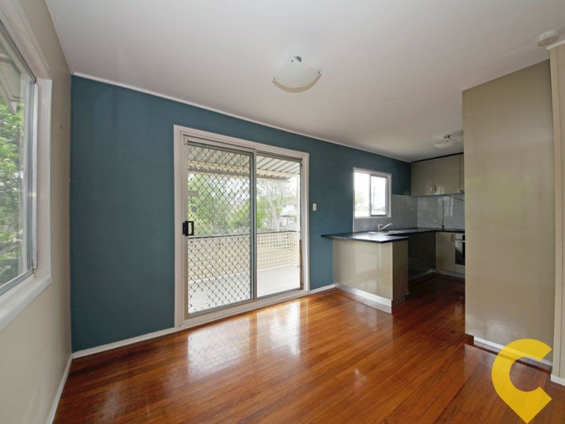 4 Hanlon Road, Petrie QLD 4502