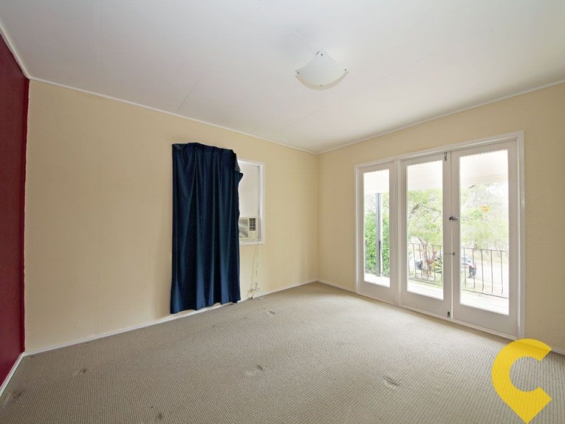 4 Hanlon Road, Petrie QLD 4502