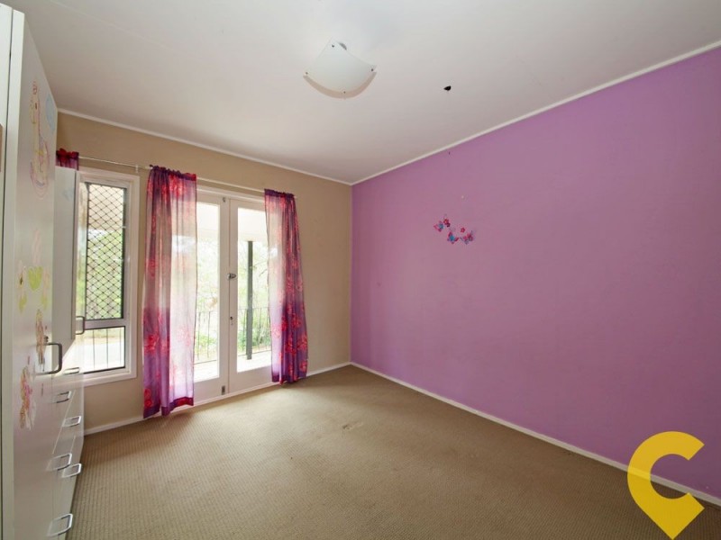 4 Hanlon Road, Petrie QLD 4502