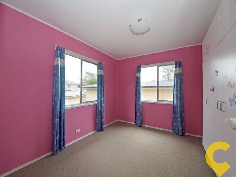 4 Hanlon Road, Petrie QLD 4502