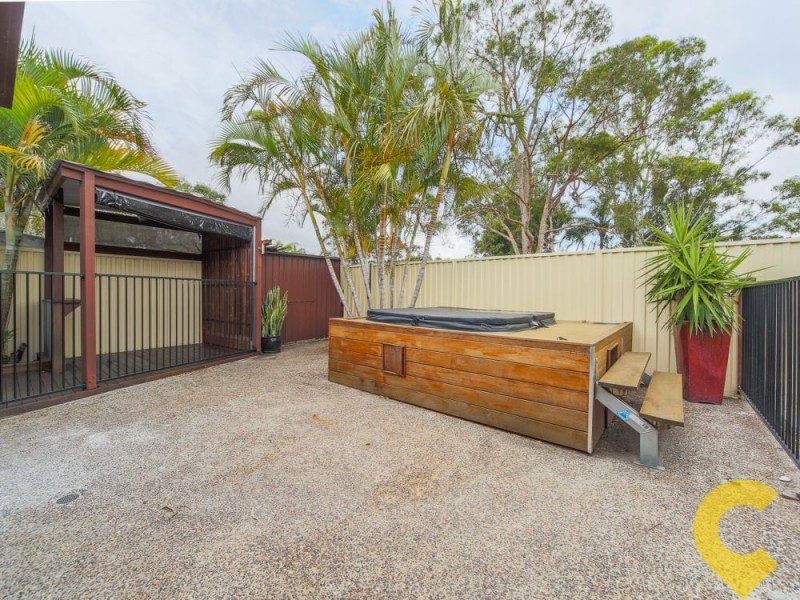 2/15 Stephenson Street, Labrador QLD 4215