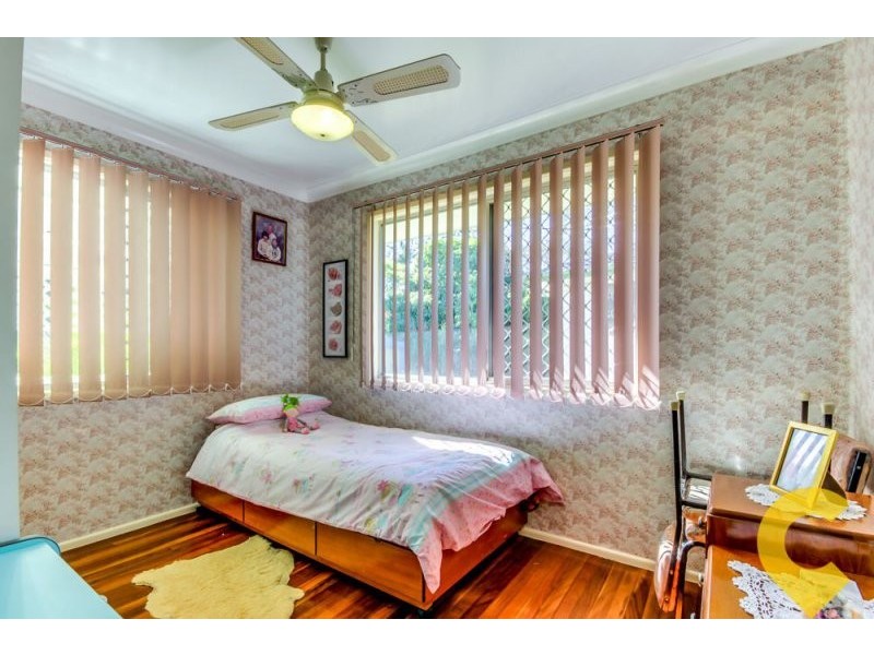 13 Ash Avenue, Woodridge QLD 4114