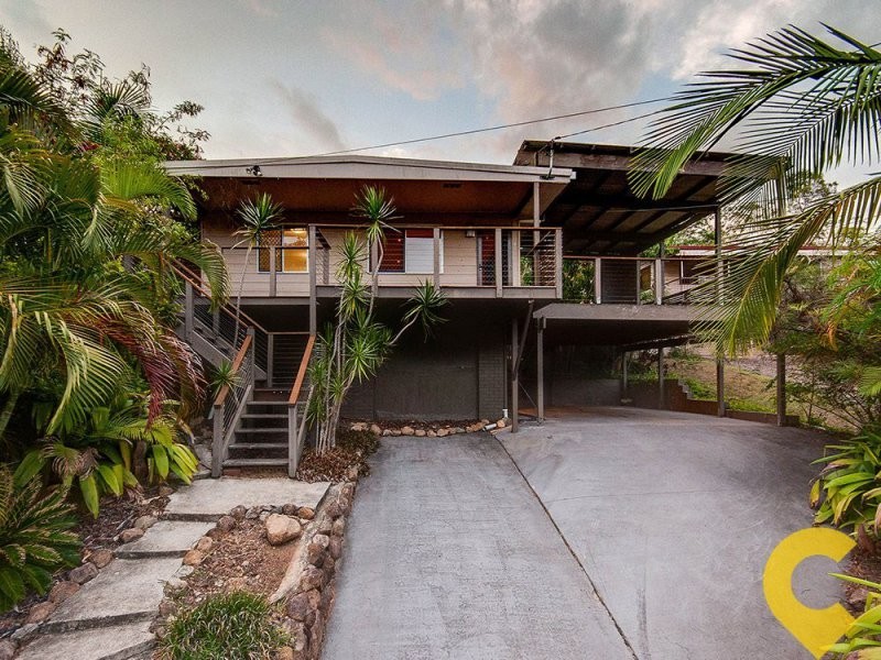 33 Yathong Court, Arana Hills QLD 4054