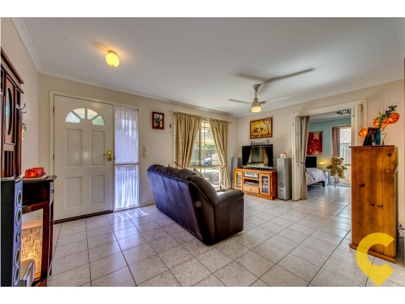 52 Bottlebrush Drive, Regents Park QLD 4118