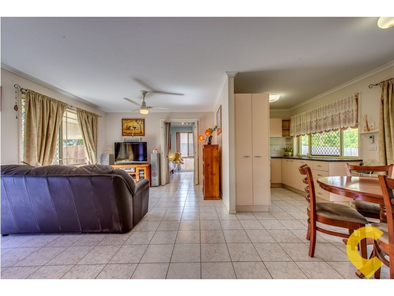 52 Bottlebrush Drive, Regents Park QLD 4118