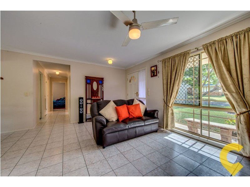 52 Bottlebrush Drive, Regents Park QLD 4118