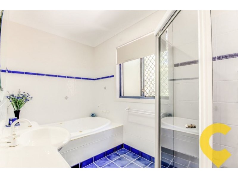 55 Armstrong Way, Highland Park QLD 4211