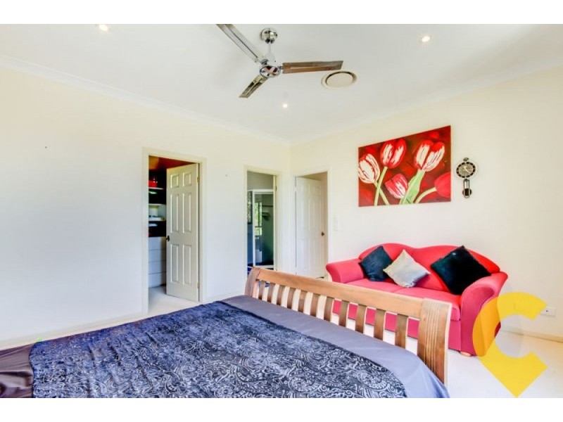 55 Armstrong Way, Highland Park QLD 4211