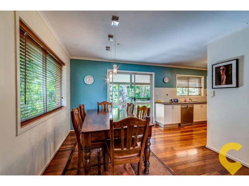 27 Kinloch Road, Daisy Hill QLD 4127