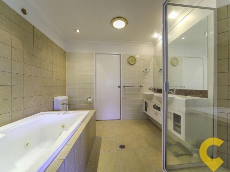 2002/1 The Vistas Drive, Carrara QLD 4211