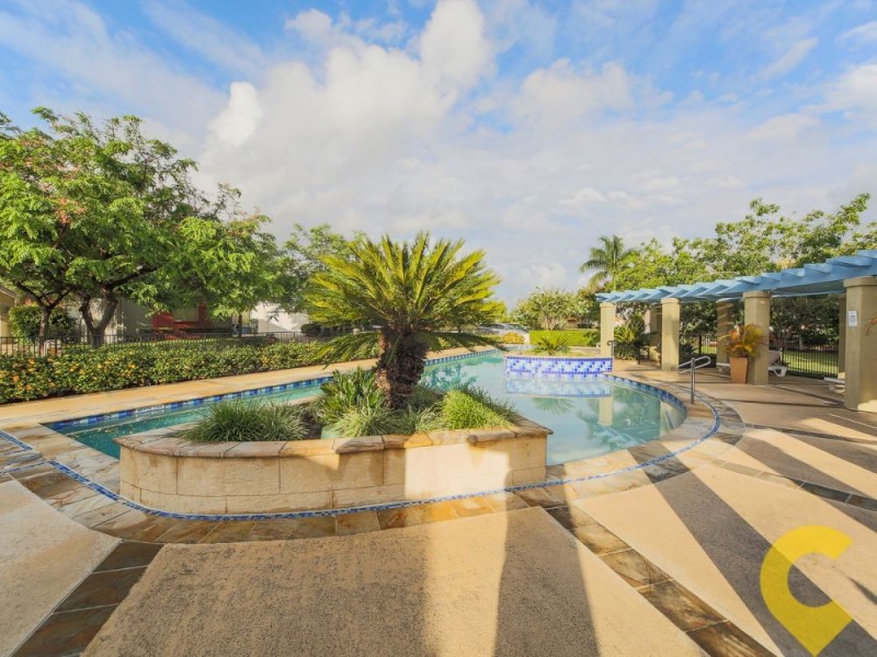 2002/1 The Vistas Drive, Carrara QLD 4211