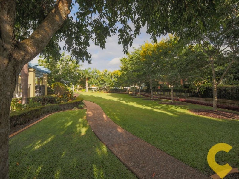 2002/1 The Vistas Drive, Carrara QLD 4211