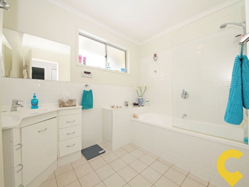 32 Lesley Avenue, Caboolture QLD 4510