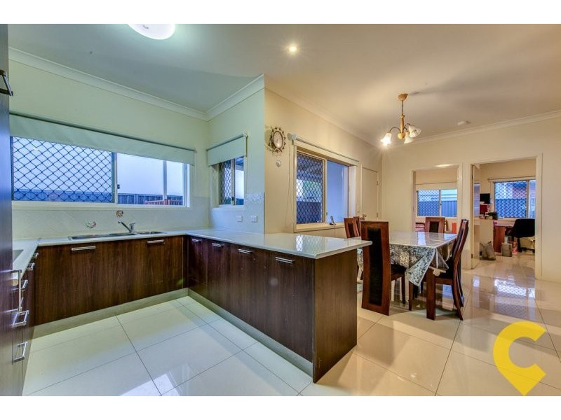 14 Hoop Pine Place, Sunnybank Hills QLD 4109