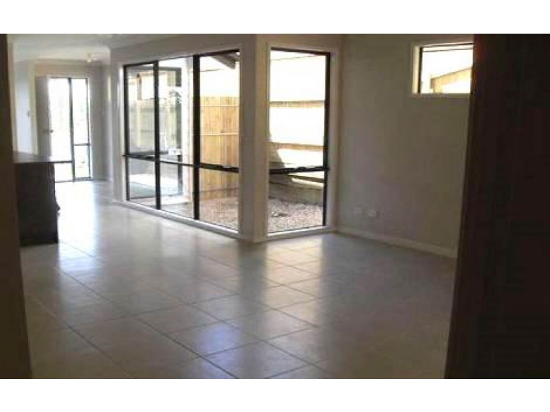 15 Carnarvon Avenue, Springfield Lakes QLD 4300