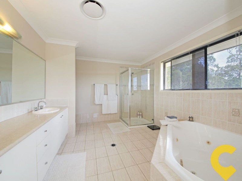 21 Forest Road, Cashmere QLD 4500