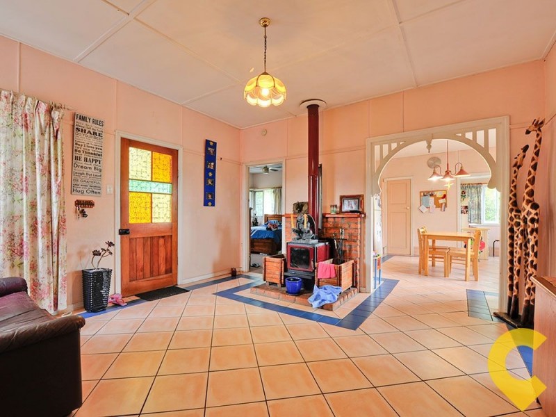 51 Dennis Road, Springwood QLD 4127