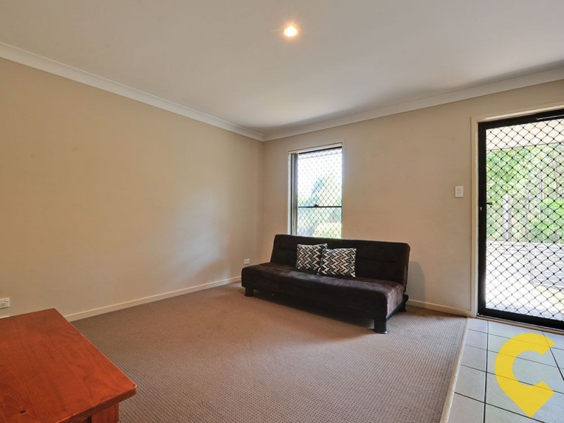 8 Sanctuary Parkway, Waterford QLD 4133