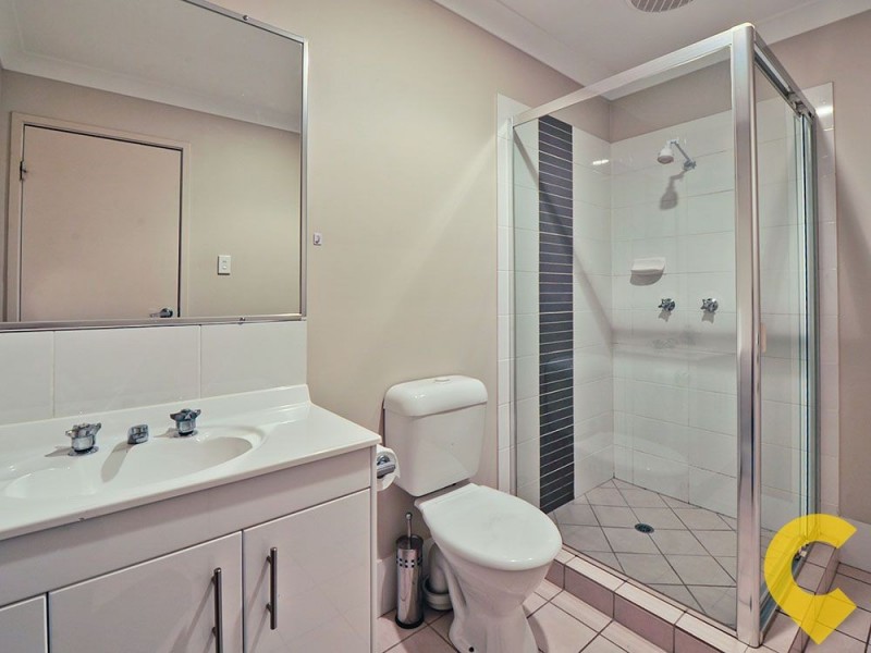 8 Sanctuary Parkway, Waterford QLD 4133