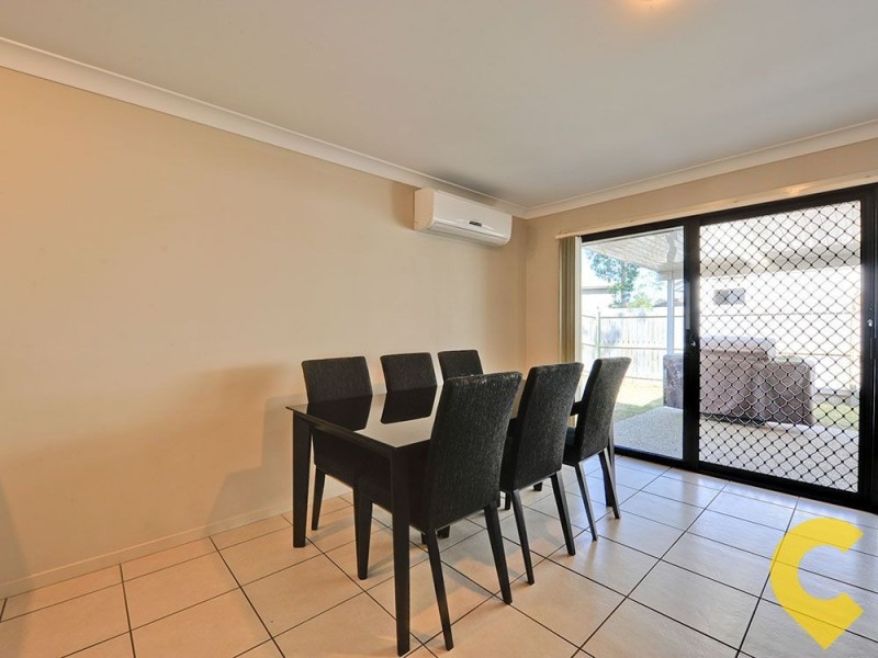 8 Sanctuary Parkway, Waterford QLD 4133