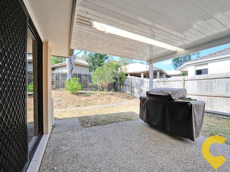 8 Sanctuary Parkway, Waterford QLD 4133