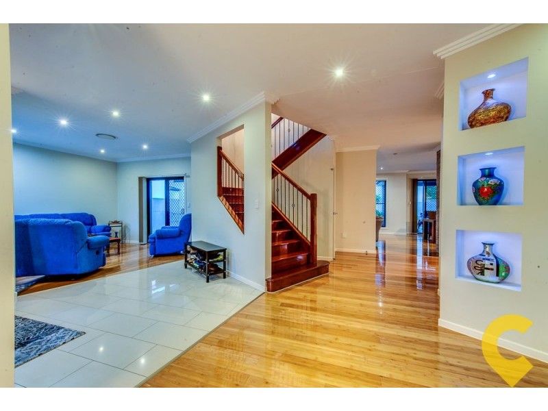 18 Hoop Pine Place, Sunnybank Hills QLD 4109